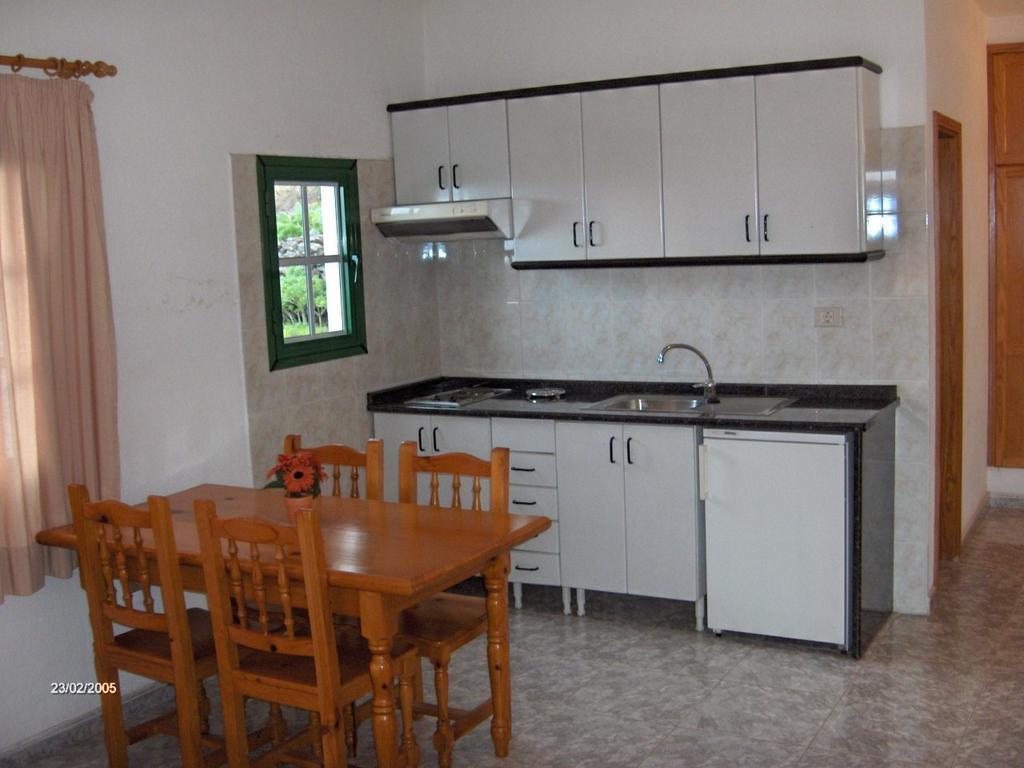 Apartamentos Las Casitas Frontera Extérieur photo